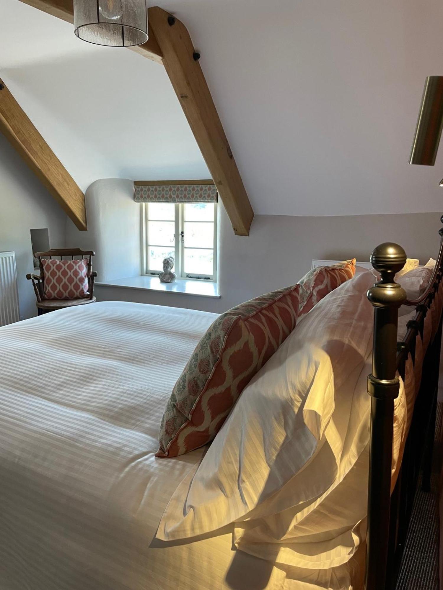 Bed and Breakfast The Tradesmans Arms Кингсбридж Экстерьер фото