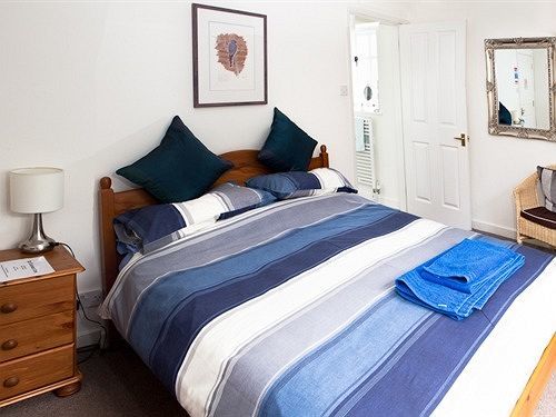 Bed and Breakfast The Tradesmans Arms Кингсбридж Экстерьер фото